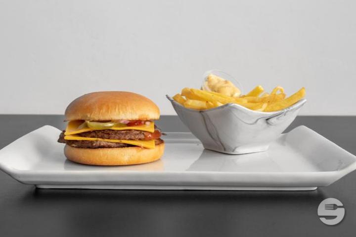 Double Cheeseburger Menu - DZ Burger