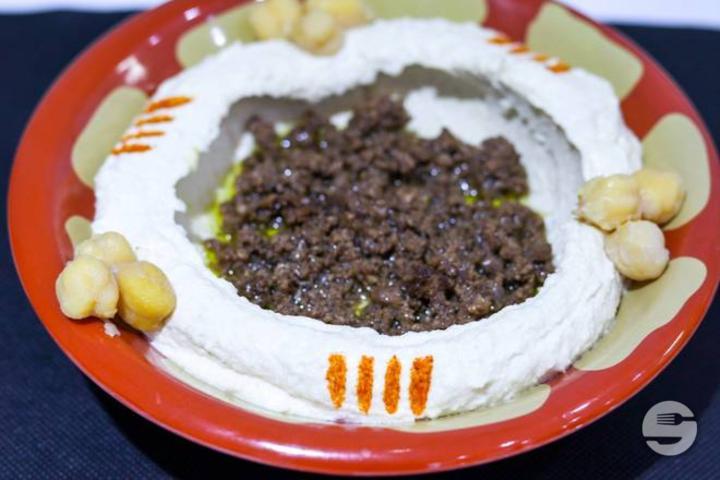 Hummus with Meat - Chez Moaaz