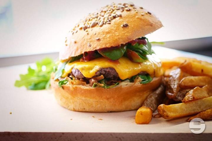 Burger Simple - J&M Burger