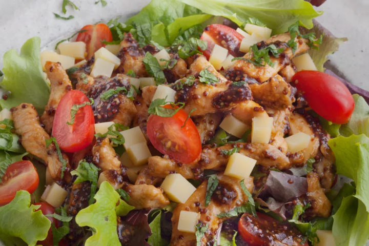 Salade de Poulet Frais - Riviera Burger