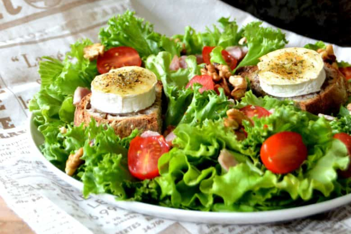 Salade de Chèvre Chaud - Riviera Burger