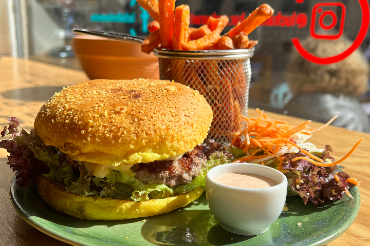 The Hamburguesa - Lucha Libre