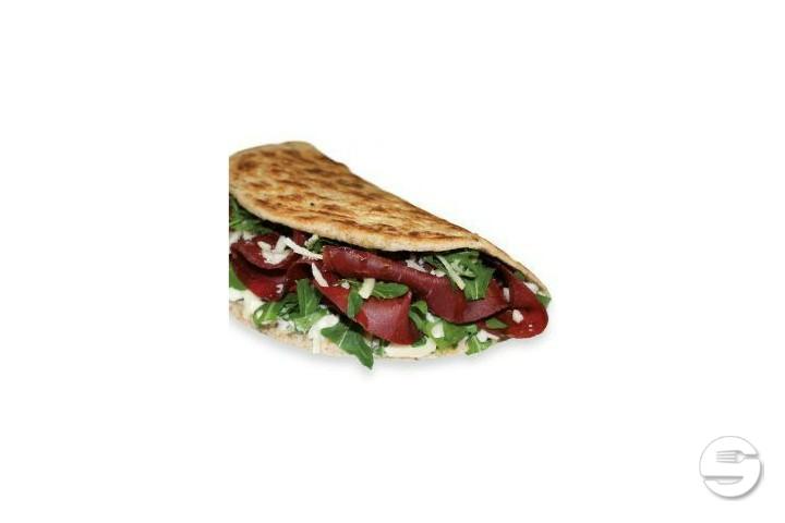 Panino Salsiccia cimedirape e scamorza - Passione Italiane