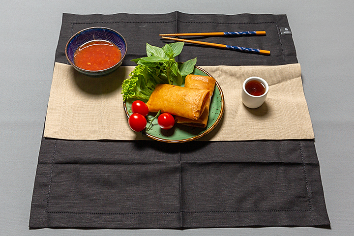 21. Chinese spring roll with vegetables and pork - Scent of Bamboo Zürich