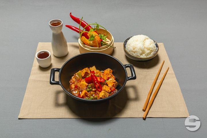 616. Red Thai curry with tofu - Scent of Bamboo Zürich