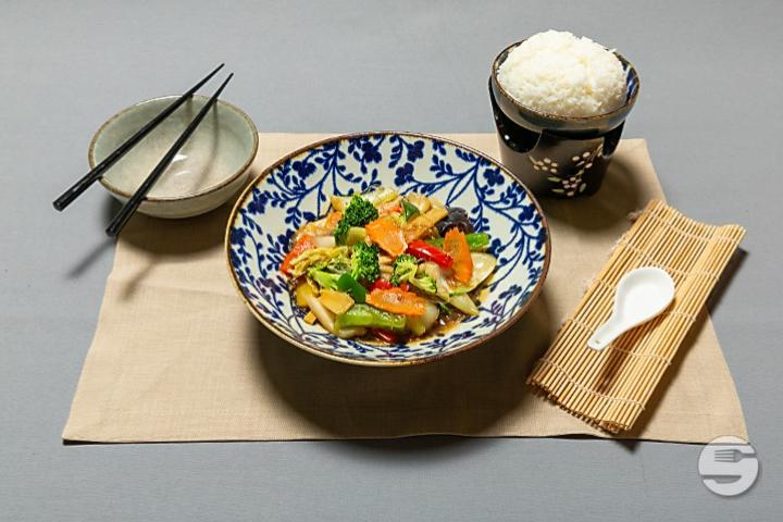 646. Tofu fried with chili and vegetables - Scent of Bamboo Zürich