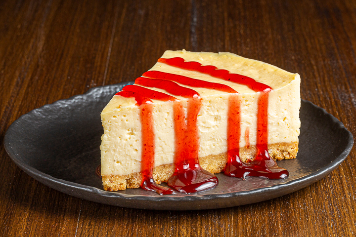 Cheesecake à la vanille au coulis de fraise SANS GLUTEN - IP SUISSE - Blaqk Pizza