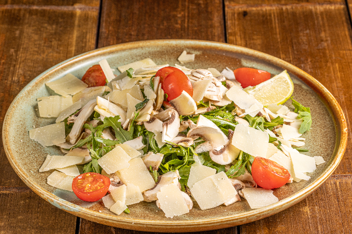 Petite salade de Champignons & Parmesan -VÉGÉTARIENNE - Blaqk Pizza