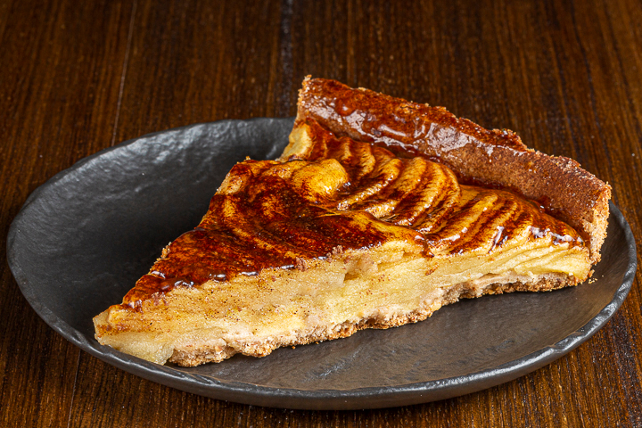 Apple cake GLUTEN FREE - IP SUISSE - Blaqk Pizza