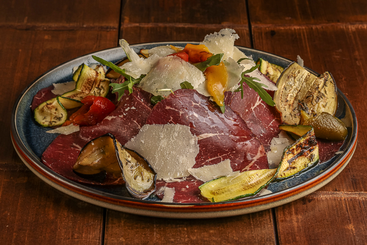 Insalata Bresaola aux Légumes du Soleil Grillés - Wet Fish