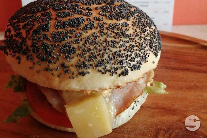 Raclette-Pepper Burger-Box - Burger & Co