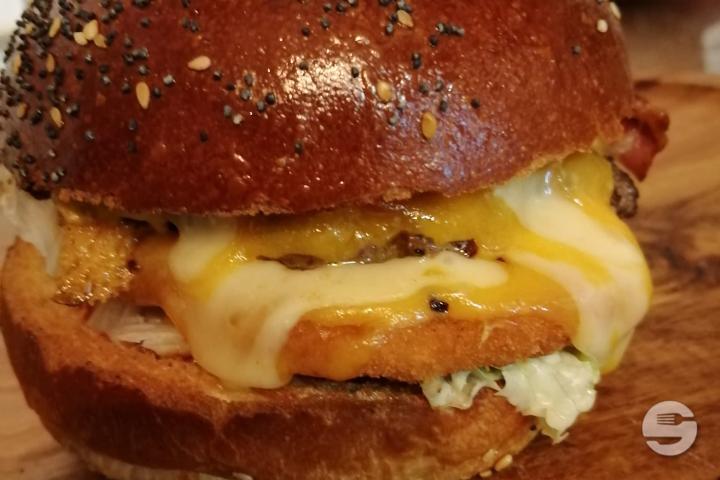 Combo Crazy Burger Box - Burger & Co