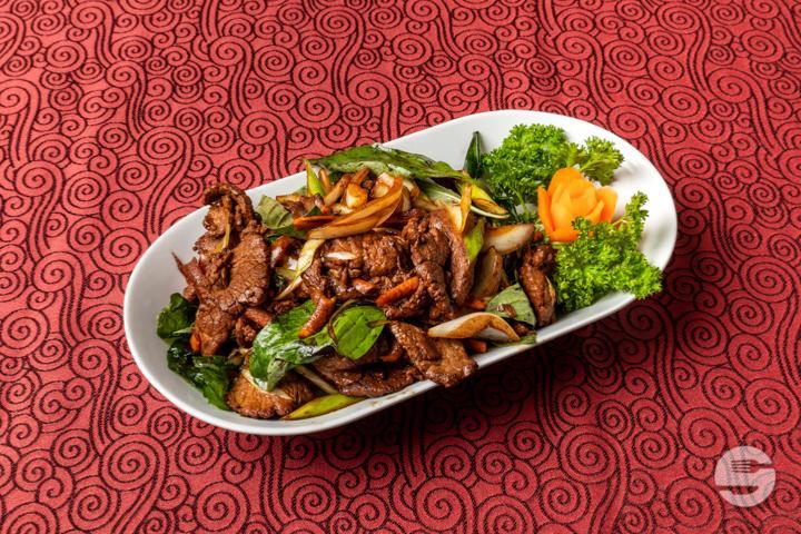 66. Beef with Basil - Buffet d'Asie
