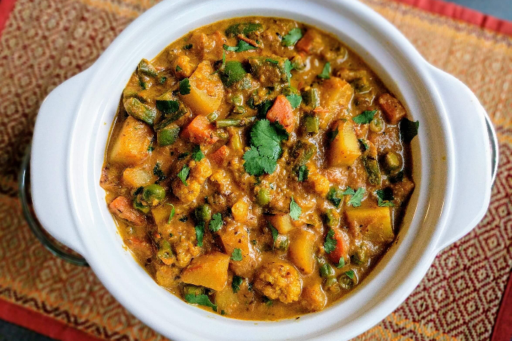 Mix Veggie Curry (vegetarian) - Sandhu Food