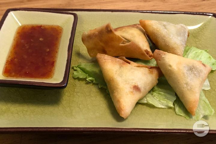 Samosa Vegi 4 Stück - Jacky's Wok