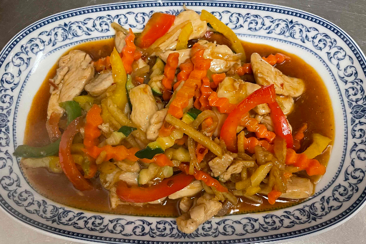 Ginger Chicken (leicht scharf) - Jacky's Wok