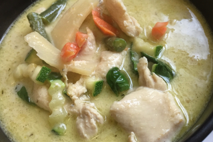 Green Curry Chicken (scharf) - Jacky's Wok