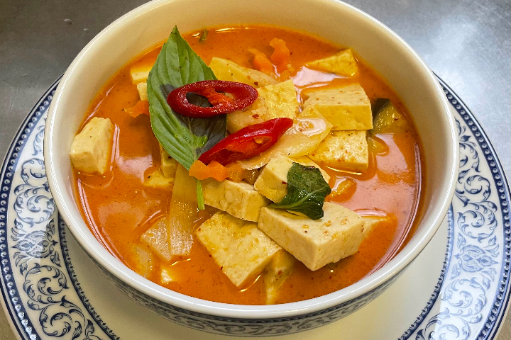 Red Curry Tofu (scharf) - Jacky's Wok