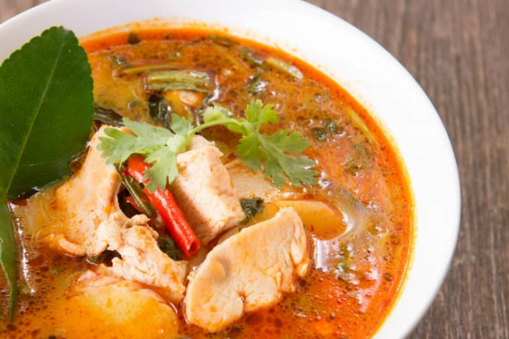 Thai Tom Yam Soup - La Cuisine Indienne - Thaï & Hot-Dog