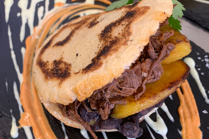 Arepa Pabeyon Carne - MyLatinFood
