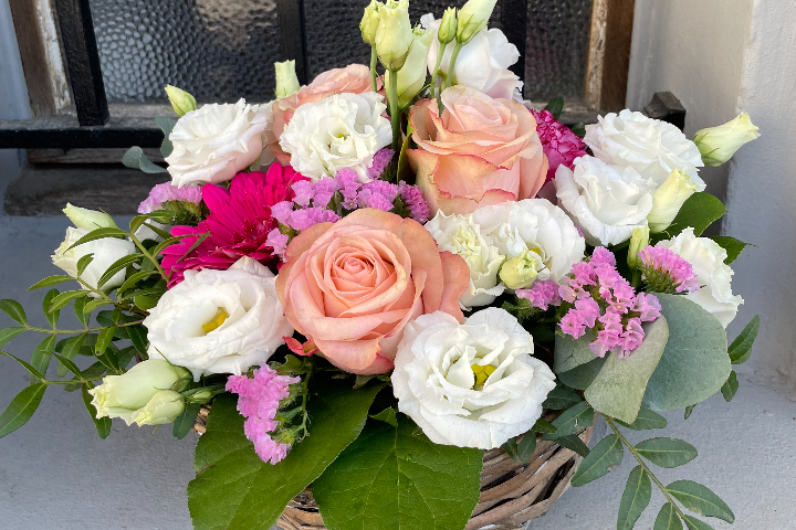 Arrangement dans des couleurs claires - Sylna Fleurs