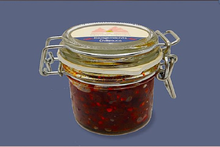 Homemade chili sauce (vegan) - House of Momo Baden
