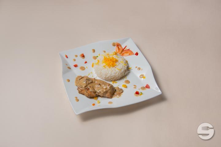 Chicken schnitzel mushroom sauce - Restaurant Mahnaz