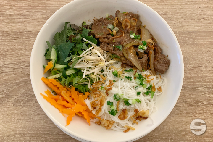Vermicelles avec Bœuf Sauté (Bo Bun) - Miss Saigon