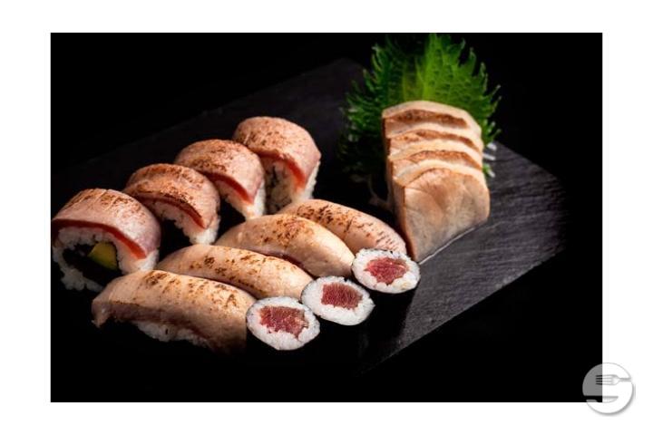 TATAKI MAGURO URA MAKI - 15 PIECES - Hoba Sushi