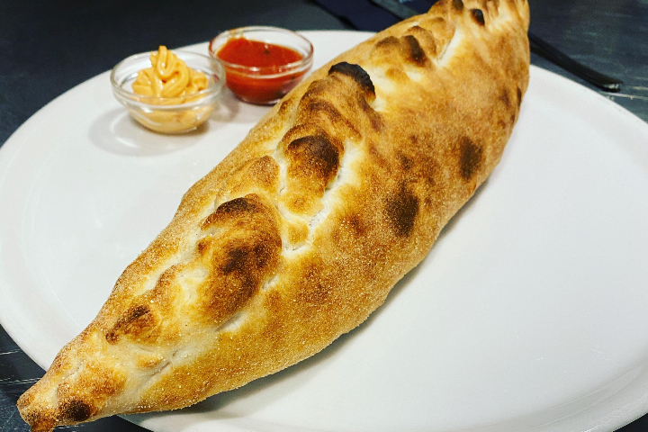 Calzone Hawaii - Pronto Pizza