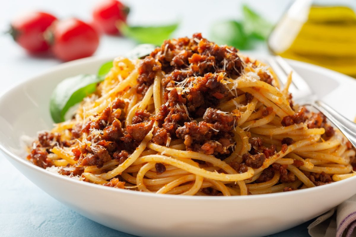 Linguine alla Bolognese - Donna Rosa