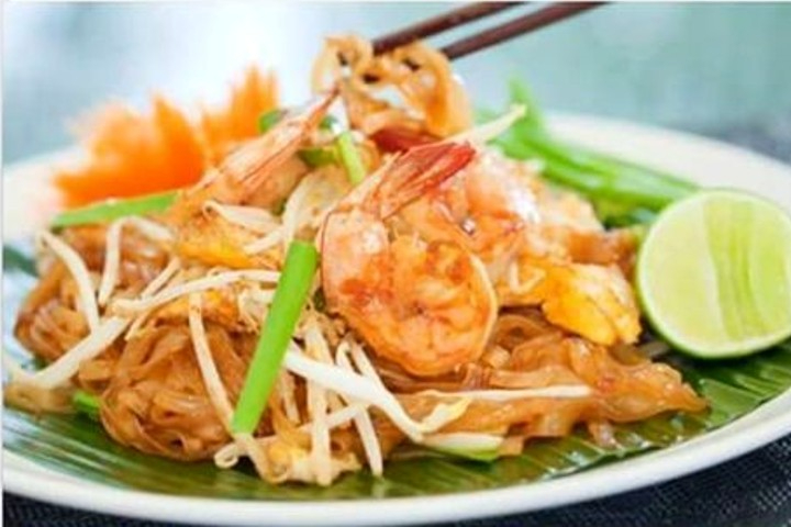13. Fried Noodles Thai Style 🍜 - KIN-D Thai Take Away