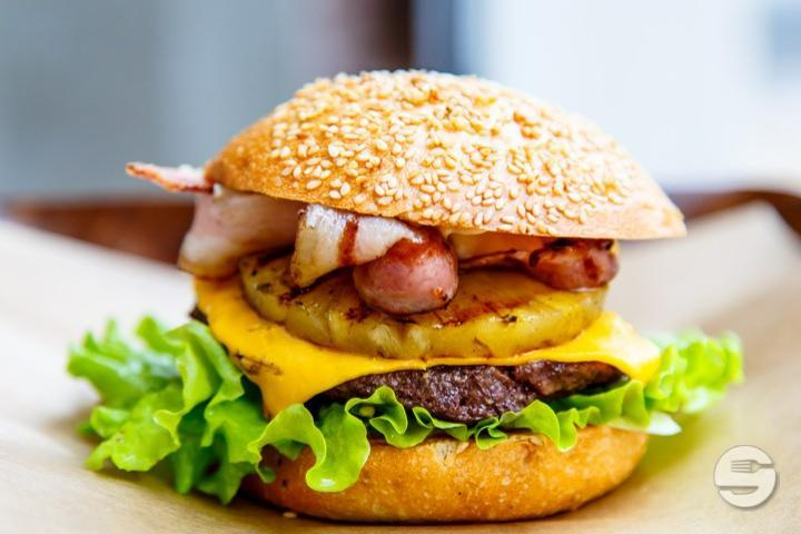 B03 Hawaii Burger - Kulinar Pizza Kebab seit 1999