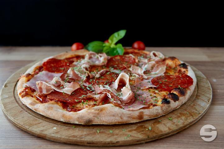Pizza Svizzera - Kalimera Bistro Cafe