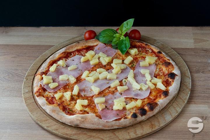 Pizza Hawaii - Kalimera Bistro Cafe
