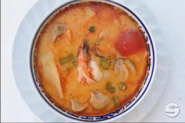 105. Soupe Tom Yum aux Crevettes - Chef Lin