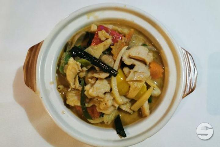 133. Poulet au Curry Jaune - Chef Lin