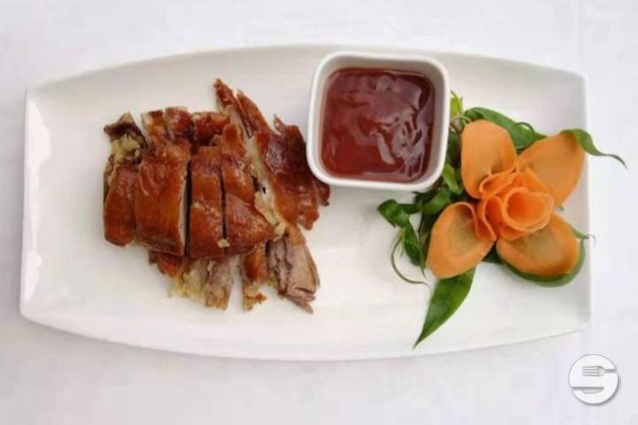 330. Canard Laqué - Chef Lin