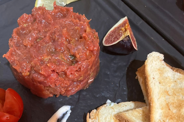 Tartare Burger - DA ME - Ristopub & Steakhouse