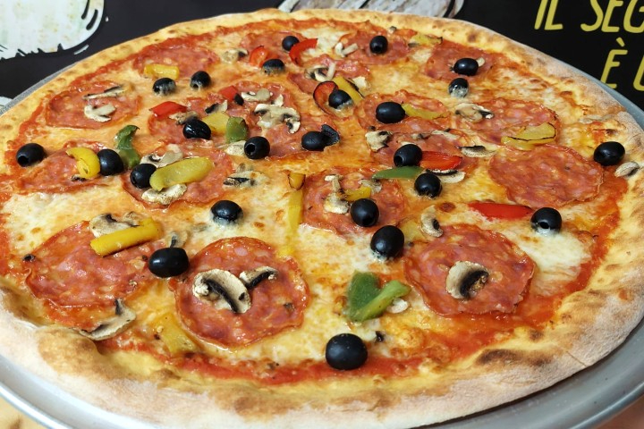 Contadina Famiglia - Mc. Joe City Pizza