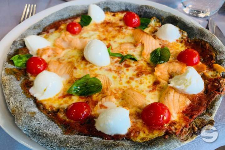 Salmon - Pizzeria Tomate