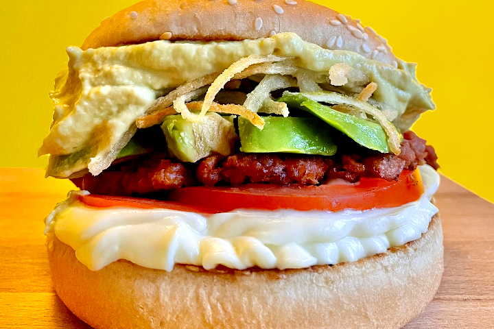 AVOMANIAC Menu - Twist Burger