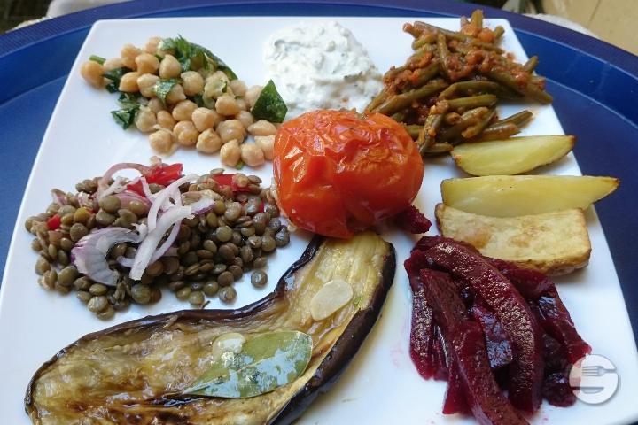 Mixed Vegetarian Plate - Idées Crétoises