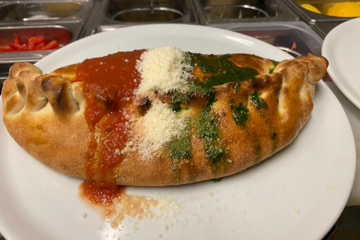Calzone - Schmiede Restaurant Oberi