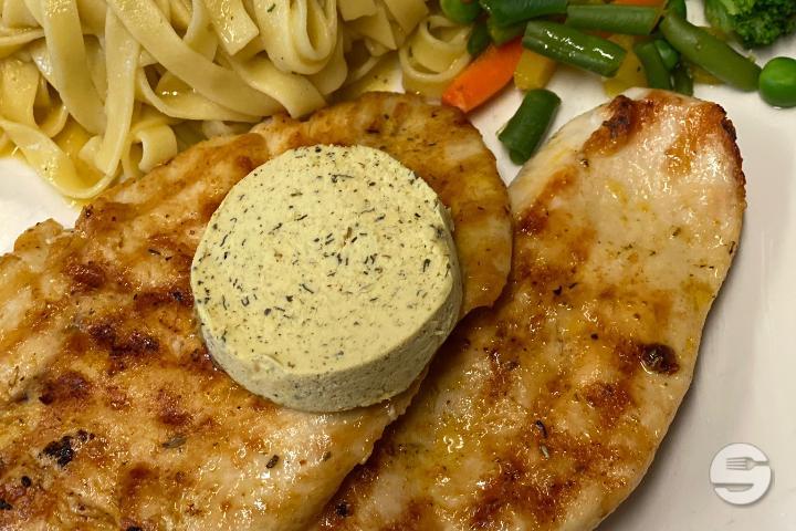 Pouletbrust vom Grill - Schmiede Restaurant Oberi