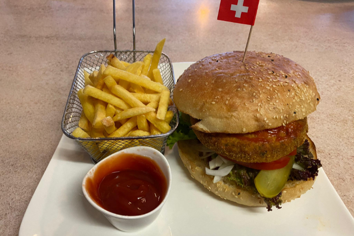 Veggi Burger Menü - Schmiede Restaurant Oberi