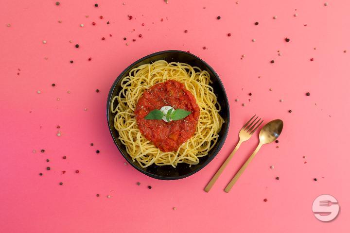 Spaghetti with Tomato and Basil Sauce 🍝🍃 - The Magic Garden Vegan Bio & Sans Gluten