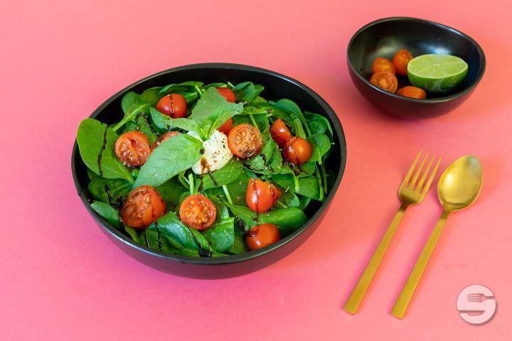 Spinach and Tomato Salad 🥗 - The Magic Garden Vegan Bio & Sans Gluten
