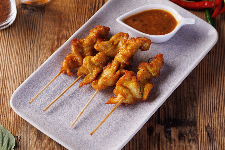 211. Brochettes de Poulet Satay - Manira Wokshop