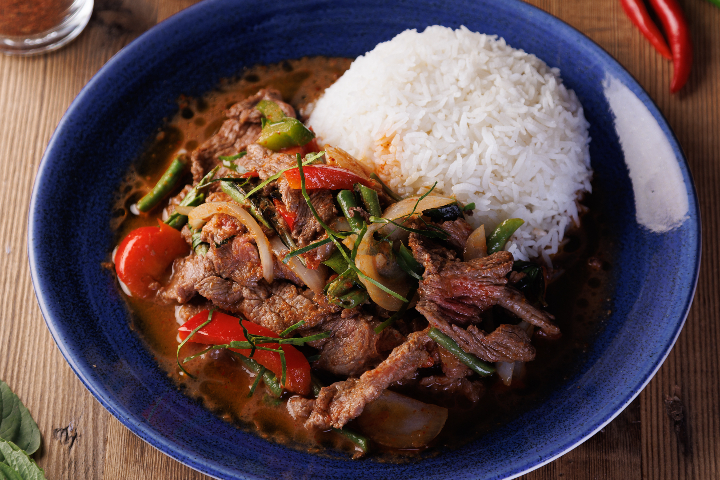 144. Émincé de Bœuf à la Sauce Piquante - Manira Wokshop